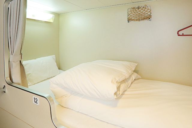 福岡~大阪 1便ツーリスト内観