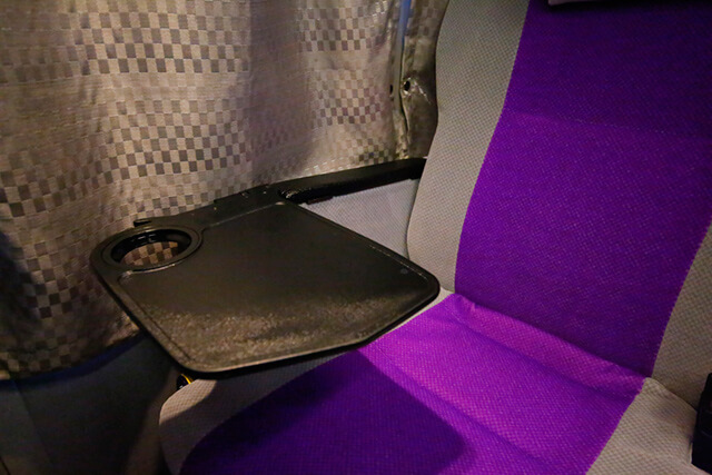 テーブル
