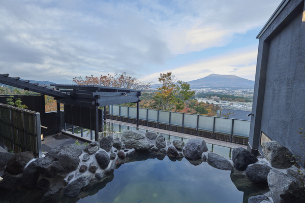 【東京発】御殿場プレミアムアウトレット行き往復バス＋木の花の湯入浴券