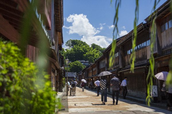 【名古屋発】金沢へ１Ｄａｙトリップ！国指定重要文化財「金沢ひがし廊志摩の見学＋お茶室での抹茶＆生菓子」付き