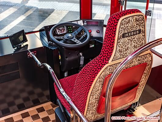 IKEBUSの車両内観5 運転席