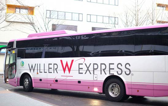 カノピー付きでのんびり│ピンク色が目印のWILLER EXPRESS リラックス乗車記【東京⇔新潟】