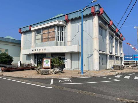 亀徳新港待合所